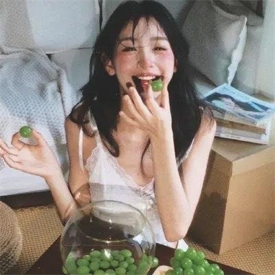 不再托腮遐思